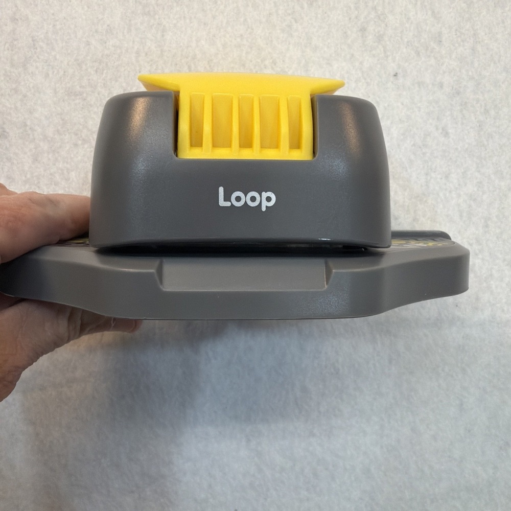 We R Memory Keepers Edge Border Paper Punch LOOP NEW - Picture 9 of 16